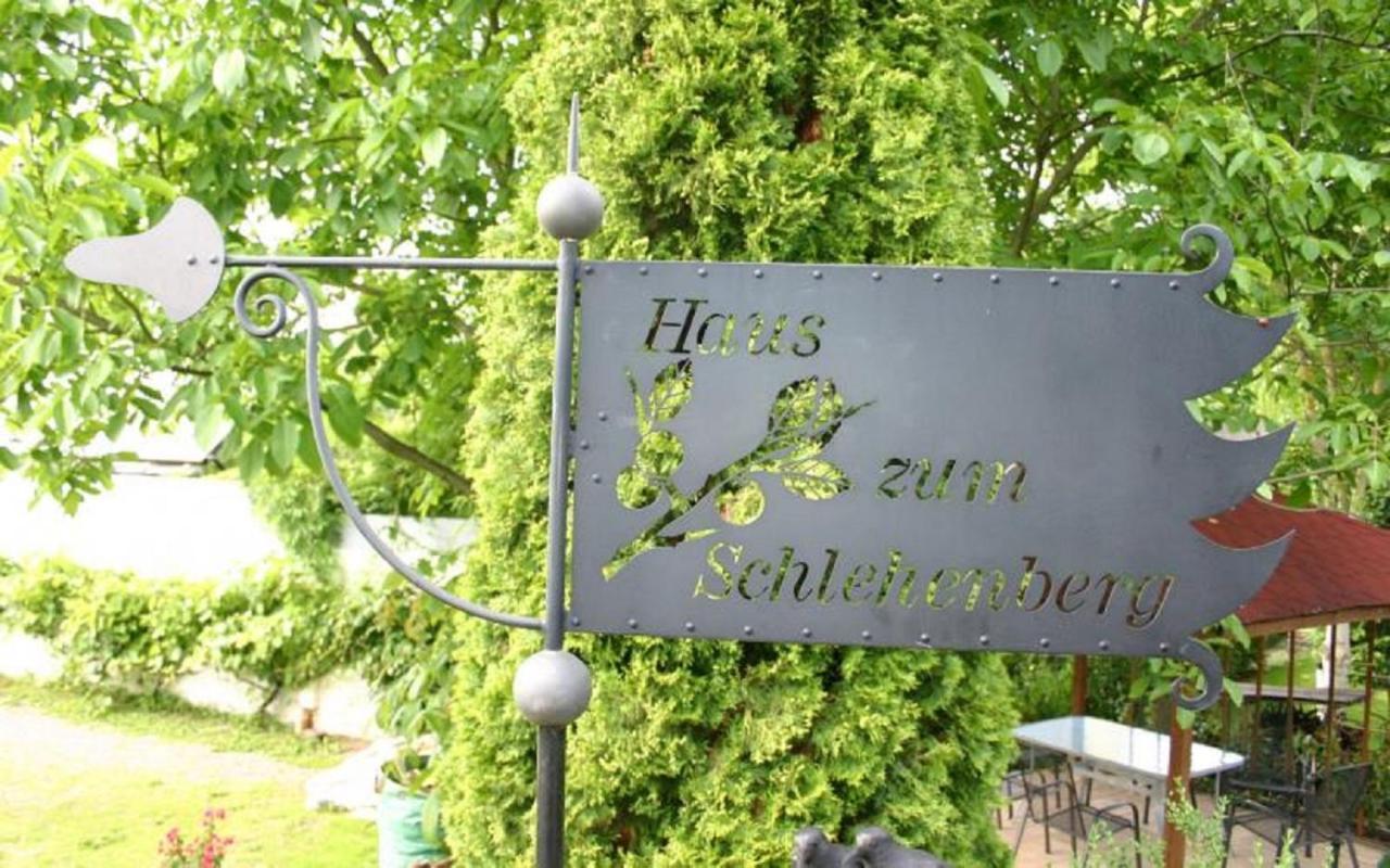 Pension Haus Zum Schlehenberg Байройт Екстериор снимка